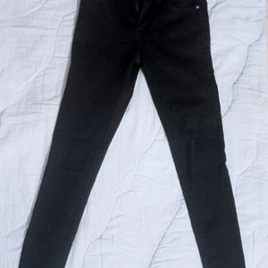 HIGH WAIST BLACK JEANS