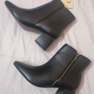 New With Tag Black Boot