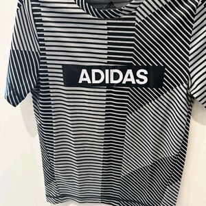 Adidas Tshirt