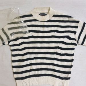 Women White &vBlack Stripped Pullover