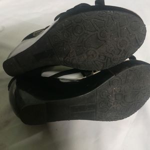 ZIPPER HEELS (WEDGES)