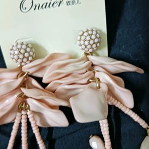 Flower earring ❤️❤️❤️❤️❤️❤️❤️❤️❤️