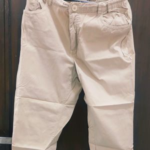 Cotton Cargo Capri Pants In very Good Conditon