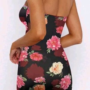 Newme Black Floral Bodycon Dress 👗