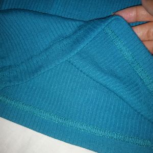 Price Dropped 😍😍Teal Green Crop Top