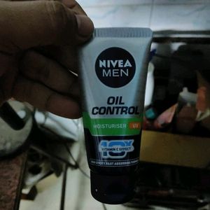 NIVEA Men Moisturiser, Oil Control Cream, 50g