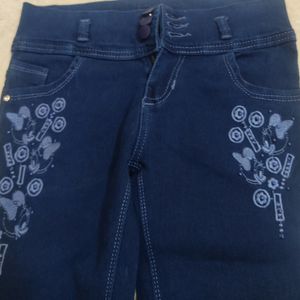 Blue LKnee Length Jean With Blu