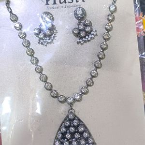 Black Metal Necklace Set For Women