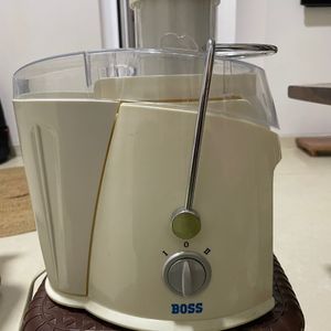 Boss Juicemaxx B607 400-Watt Juice Extractor (Off White)