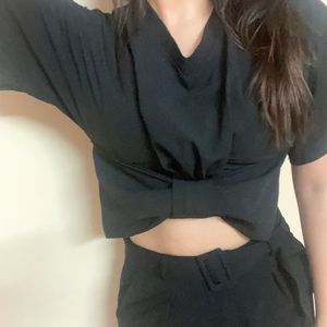 Elegant Black Crop Top With Front Bow