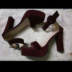 Maroon Heel