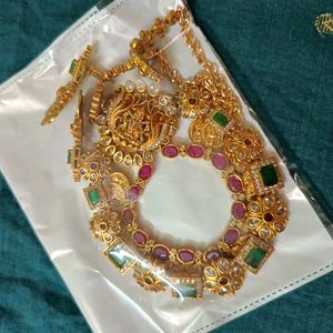 Price Drop🔥🔥 Lakshmi Necklace Set First Quality