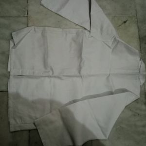 Small Sweter & White Lab Coat