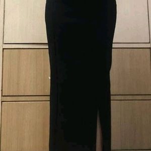 Black Solid Strectable Midi Skirt