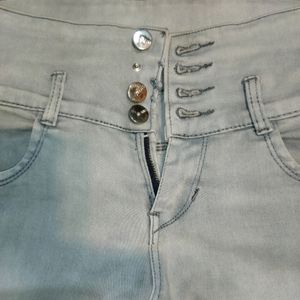 WOMEN'S JEANS WEAR