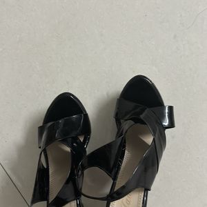 Pretty Black Heels (in Amazing Condition)