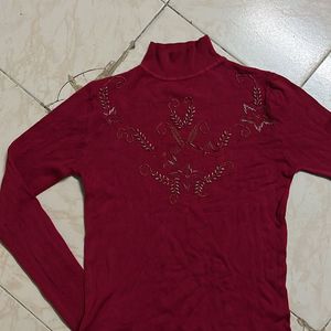 Wollen Turtle Neck Maroon Top