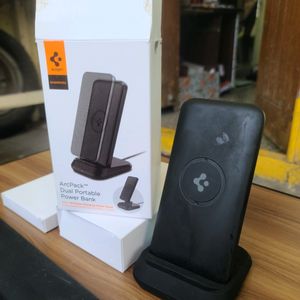 Spigen 3 in 1, 10000mAh Wireless Power Bank