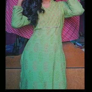 Green Kurti