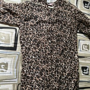 ANIMAL PRINT STRAIGHT TOP