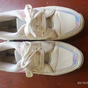 Women white Colourblocked Shoes