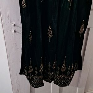 Women Festive Velvet Suit