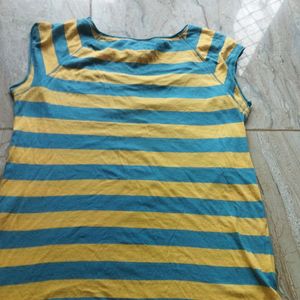 T-shirt With Blue And Yellow Stripes