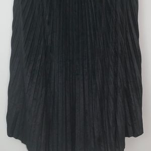 SASSAFRAS Black Accordian Pleated Velvet Finish Flared Skirt