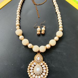 Pearl Necklace With Earing