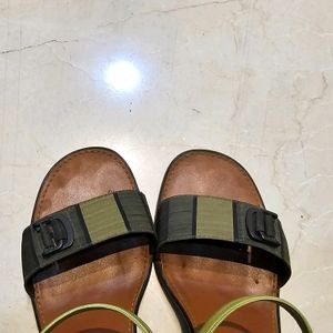 Green Sandle- Metro, Size 37