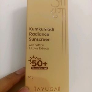 Sunscreen With Saffron And Lotus Extracts