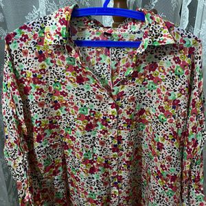 T.U Floral Top, Size Fit 50 Bust