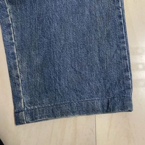 BLUE FADED BAGGY JEANS