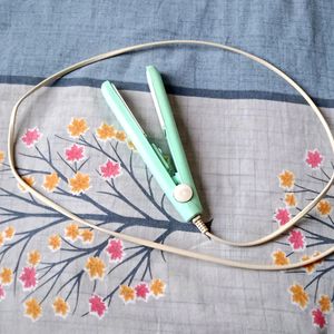 Green Straightener With Wire