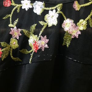 Black embroidered Top S