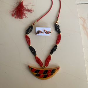 North East Neckpiece