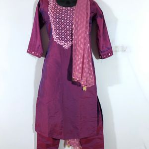 Purple Emboridered Kurta Set(Women’s)