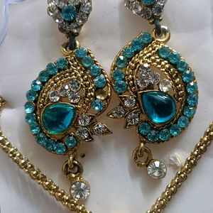 Chain Pendant And Earrings