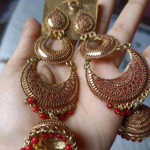 Beautiful Red Colour Ear Rings