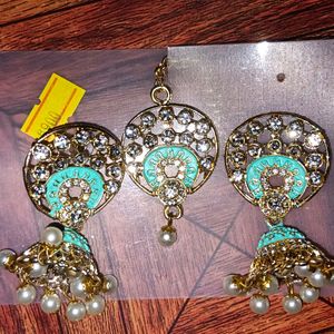 Beautiful Earings With Mangtikka