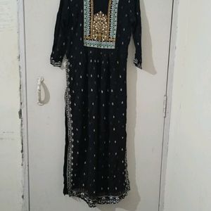 Very Beautiful Black Kurti With Neck Design