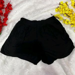 H&M black Viscose shorts