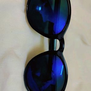 Sunglasses In Medium Size