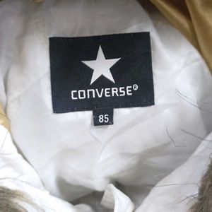 3 Jackets North Face + Converse + Karl Max.