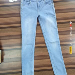 (B-79) 24 Size Slim Fit Jeans