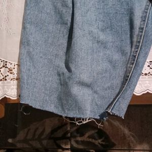 SALEEE !!! PINTEREST SHORT JEANS