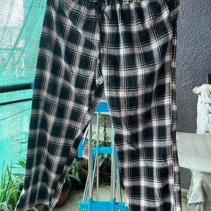 BnW Checkered Joggers With Pockets In Cotton