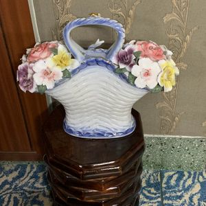 Price Drop!!Porcelain Showpiece