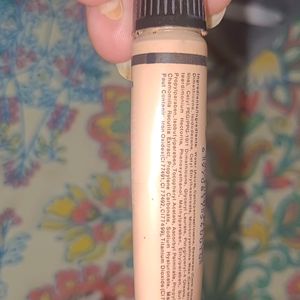 Concealer In Shade Medium