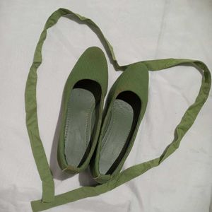 COMBO OLIVE CROP TOPAND BELT WITH OLIV SHOES